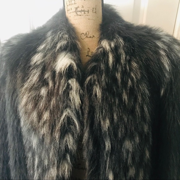 Vintage Black & Gray Faux Fur Women’s Gorgeous Coat size M - Picture 5 of 16